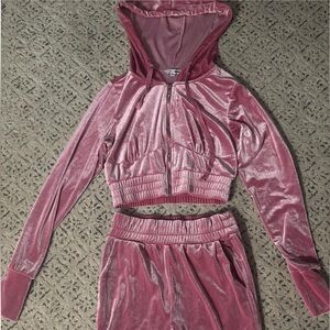 A fashion nova 2 piece